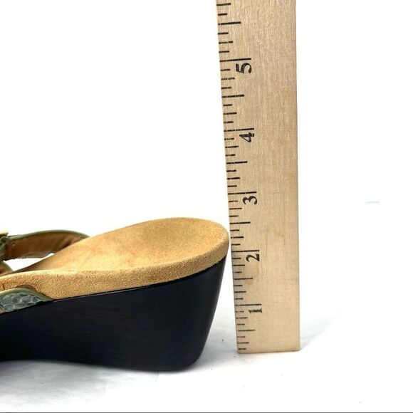 Vionic by Orthaheel Park Radia Snakeprint Print Wedge Sandals Size 8 Wide - Picture 8 of 13
